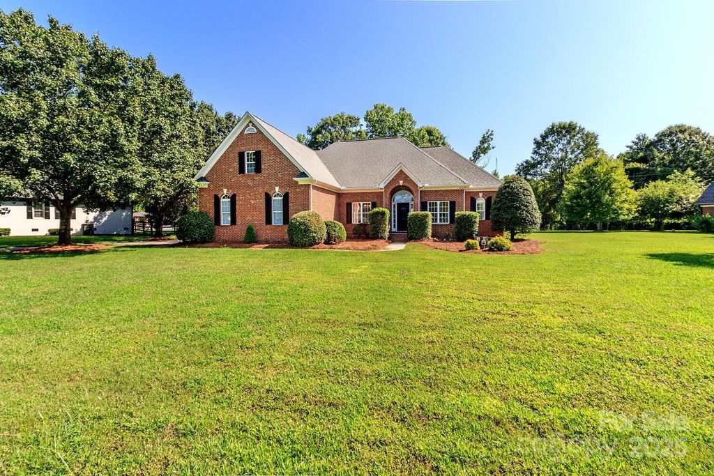 444 Cottonfield Circle, Waxhaw, NC 28173