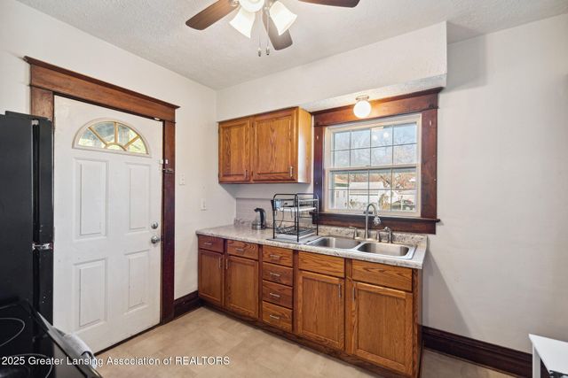 1800 Herbert Street, Lansing, MI 48910