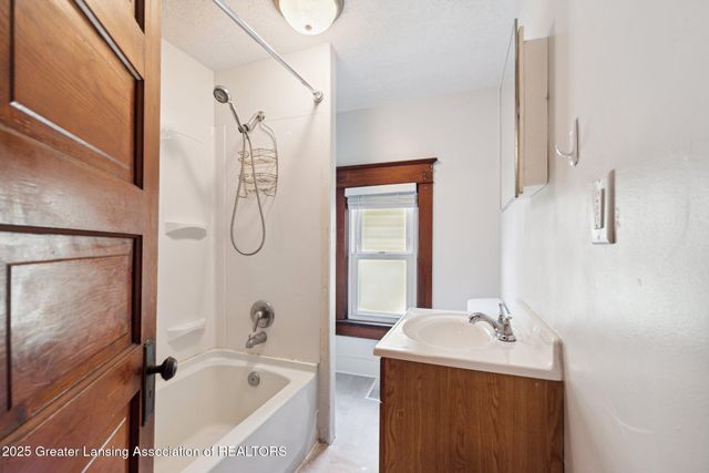 1800 Herbert Street, Lansing, MI 48910