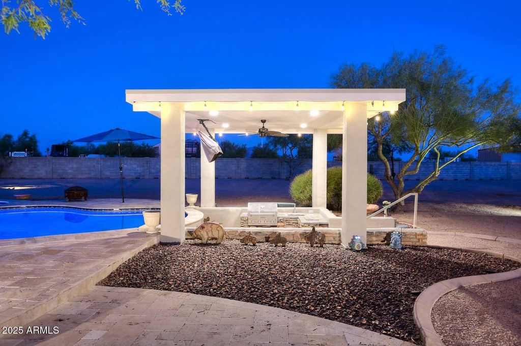 Image 3 of property listing at 1105 N 110TH Street, Mesa, AZ 85207