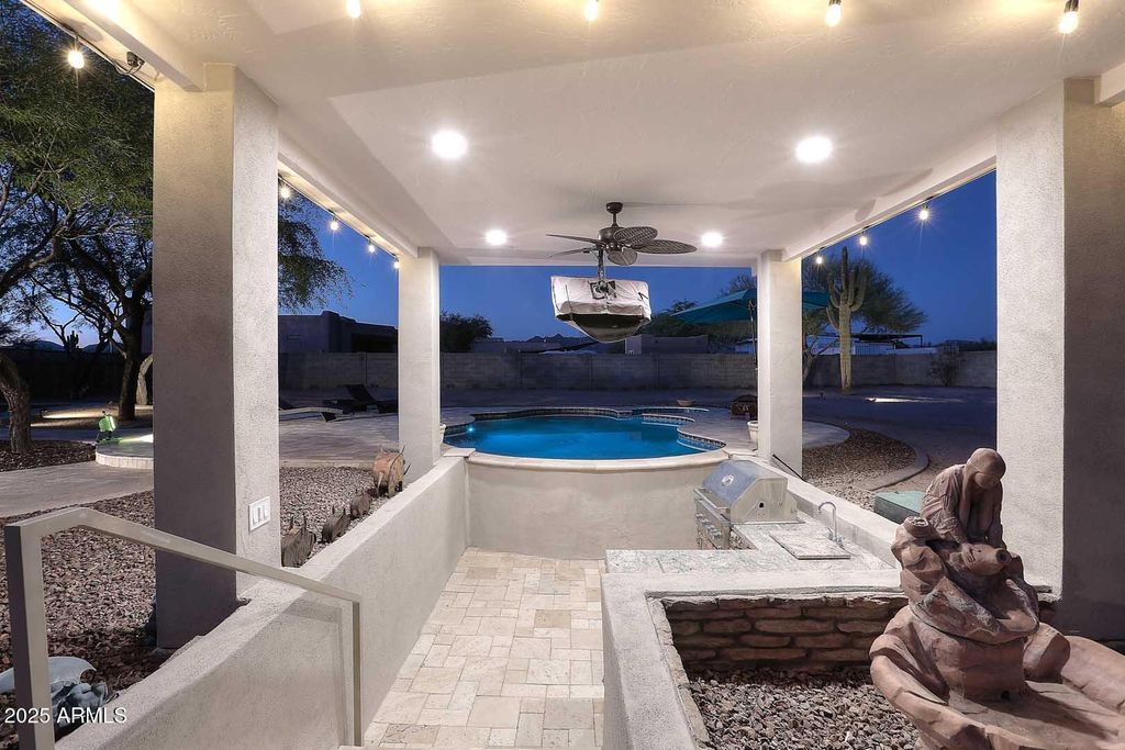 Image 4 of property listing at 1105 N 110TH Street, Mesa, AZ 85207