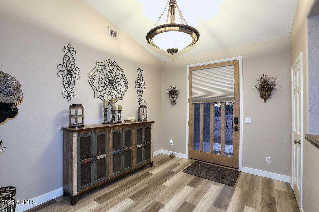 Image 5 of property listing at 1105 N 110TH Street, Mesa, AZ 85207