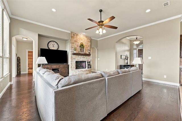 317 Covington Lane, Ovilla, TX 75154