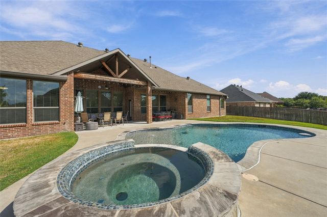 317 Covington Lane, Ovilla, TX 75154