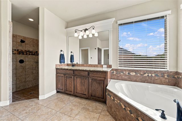 317 Covington Lane, Ovilla, TX 75154