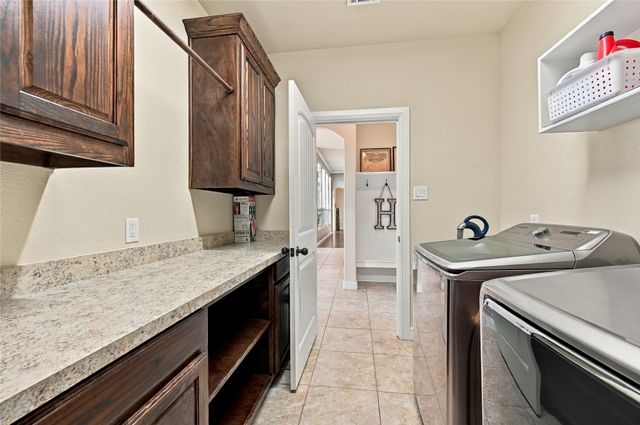 317 Covington Lane, Ovilla, TX 75154