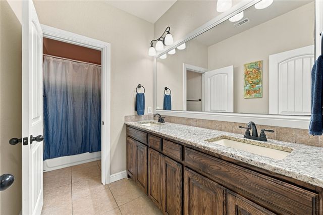 317 Covington Lane, Ovilla, TX 75154