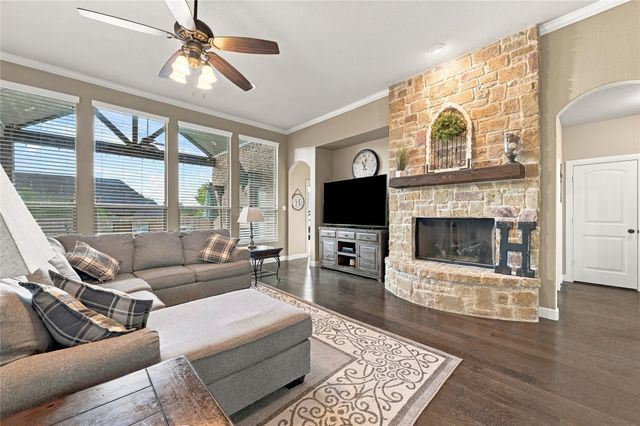 317 Covington Lane, Ovilla, TX 75154