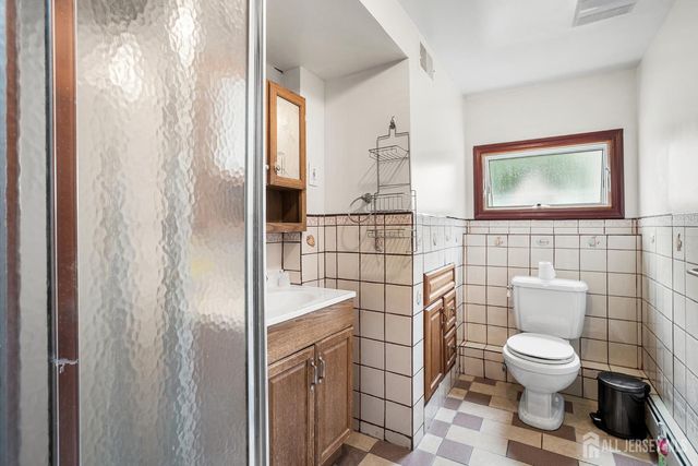 230 mcfarlane Road, Colonia, NJ 07067