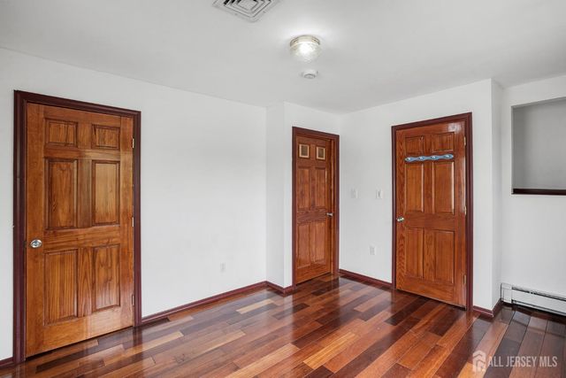 230 mcfarlane Road, Colonia, NJ 07067