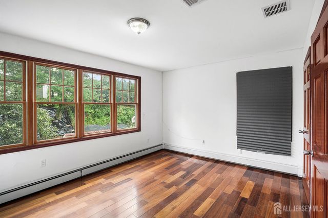 230 mcfarlane Road, Colonia, NJ 07067