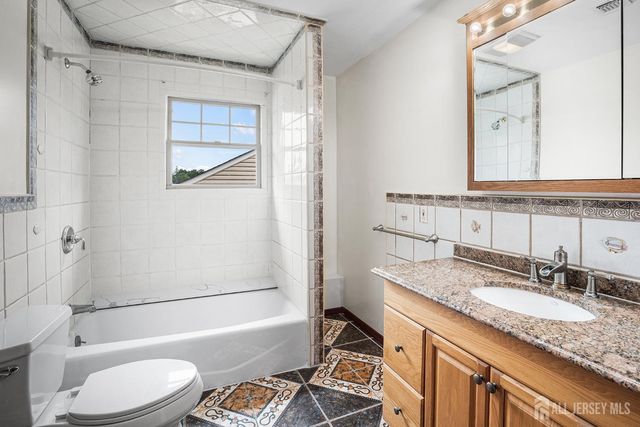 230 mcfarlane Road, Colonia, NJ 07067