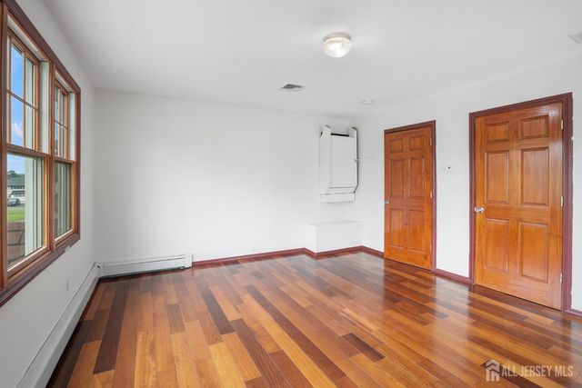 230 mcfarlane Road, Colonia, NJ 07067