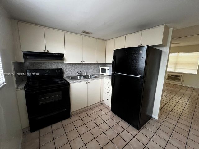 13 NE 2nd Avenue 104, Dania Beach, FL 33004