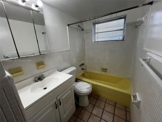 13 NE 2nd Avenue 104, Dania Beach, FL 33004