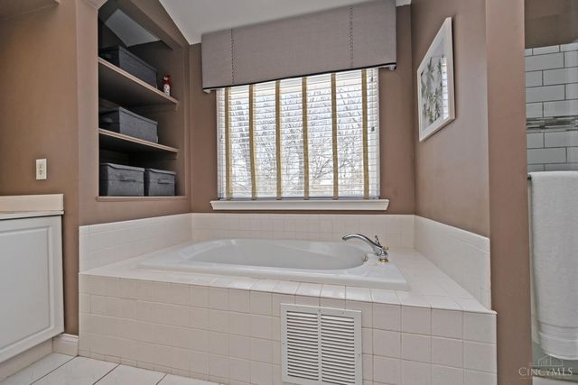 3359 Spalding Drive, Mason, OH 45040