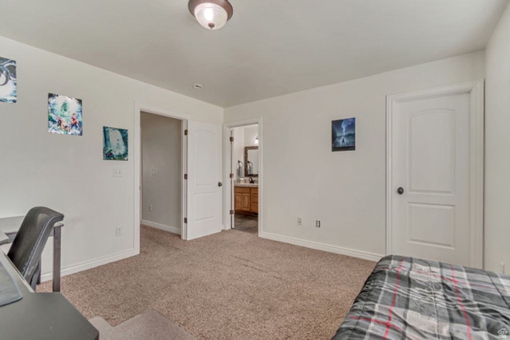 Image 12 of property listing at 10619 S OQUIRRH LAKE RD, South Jordan, UT 84009