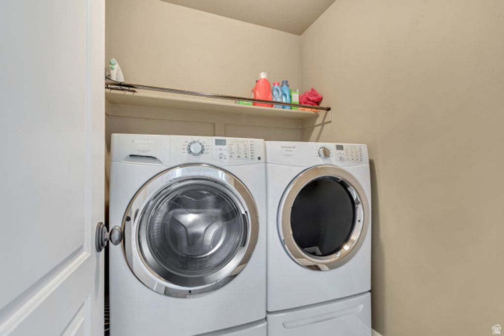 Image 19 of property listing at 10619 S OQUIRRH LAKE RD, South Jordan, UT 84009