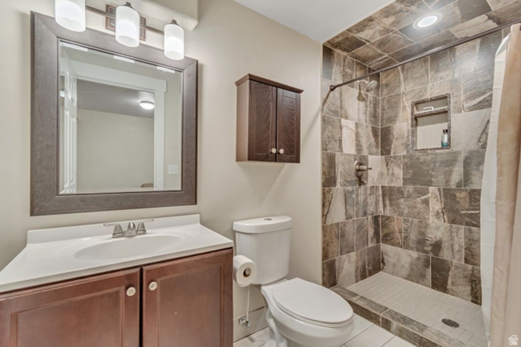 Image 21 of property listing at 10619 S OQUIRRH LAKE RD, South Jordan, UT 84009