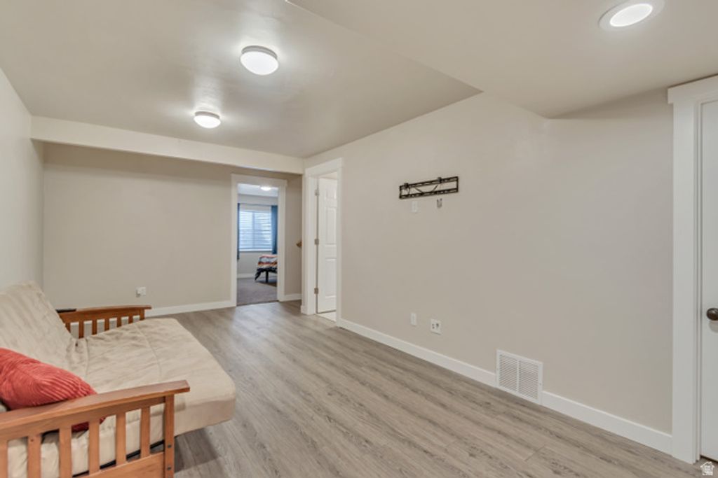 Image 22 of property listing at 10619 S OQUIRRH LAKE RD, South Jordan, UT 84009