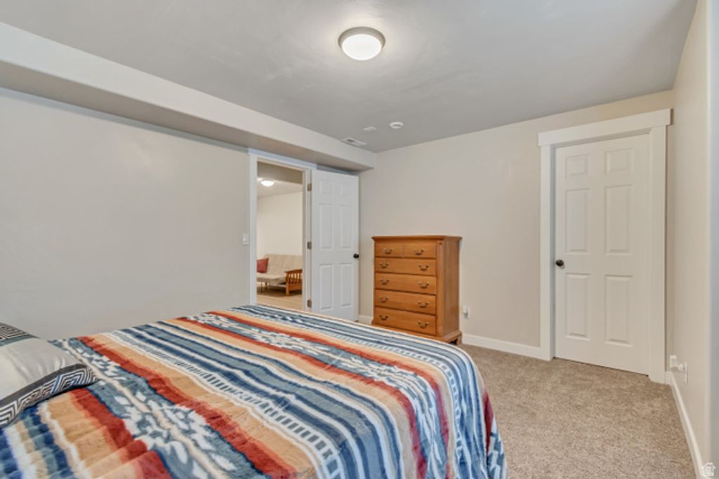 Image 24 of property listing at 10619 S OQUIRRH LAKE RD, South Jordan, UT 84009