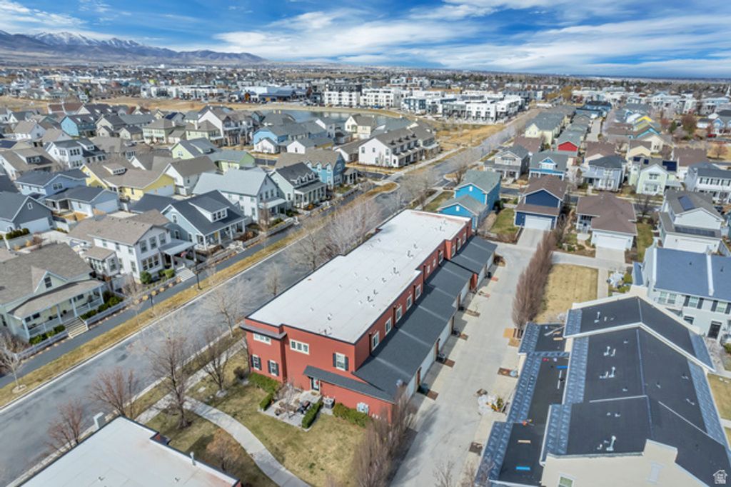 Image 27 of property listing at 10619 S OQUIRRH LAKE RD, South Jordan, UT 84009