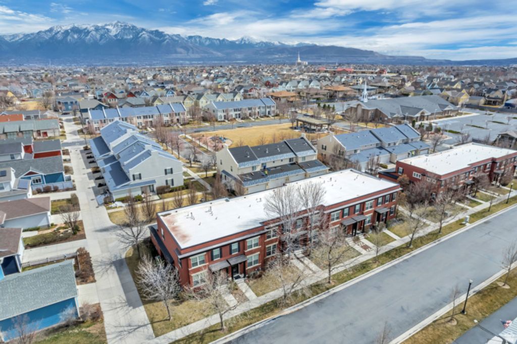 Image 29 of property listing at 10619 S OQUIRRH LAKE RD, South Jordan, UT 84009