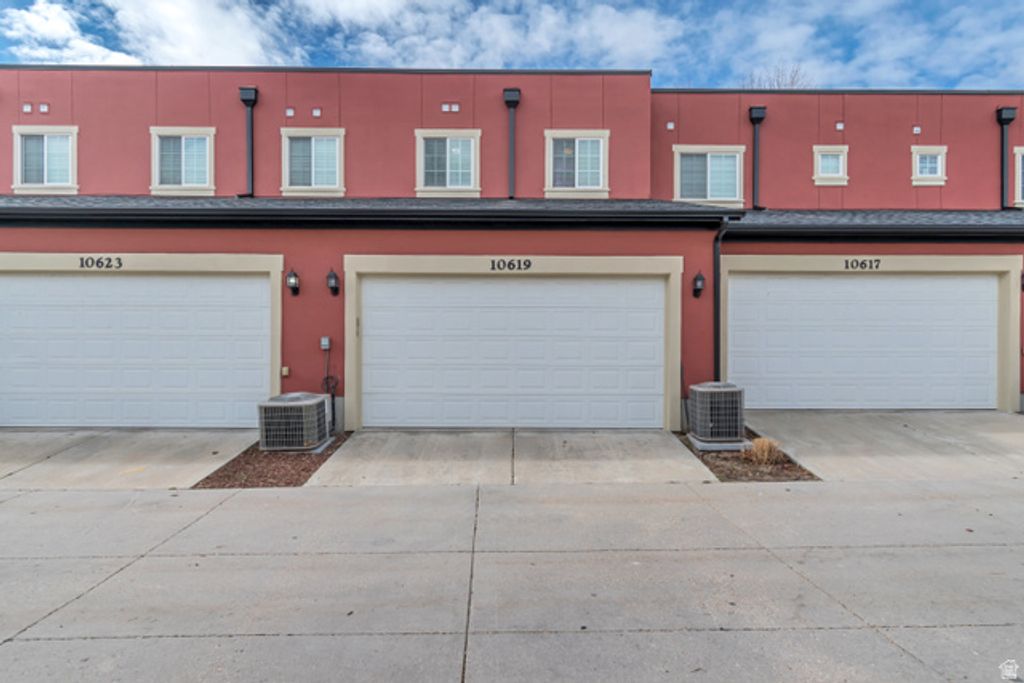 Image 32 of property listing at 10619 S OQUIRRH LAKE RD, South Jordan, UT 84009