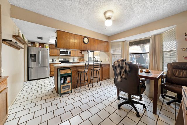 5711 Kingstree Court, Arlington, TX 76017