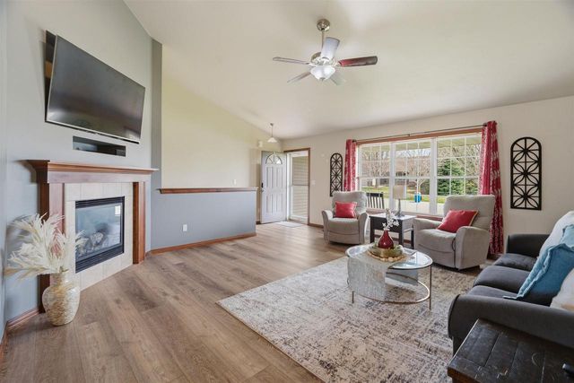N2369 HOLY HILL DRIVE, Greenville, WI 54942
