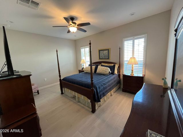 10544 W HARMONY Lane, Peoria, AZ 85382