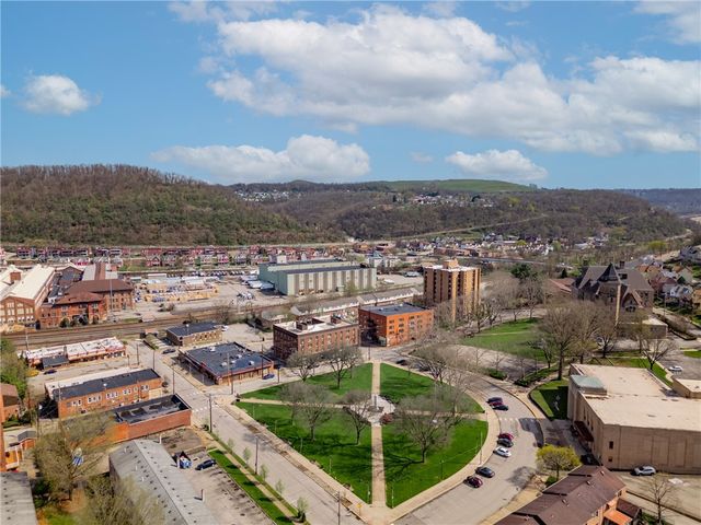 407 Commerce Street, Wilmerding, PA 15148