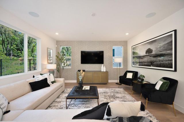 1002 Utah Dr, Placerville, CA 95667