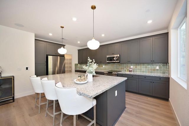 1002 Utah Dr, Placerville, CA 95667