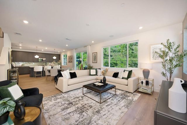 1002 Utah Dr, Placerville, CA 95667