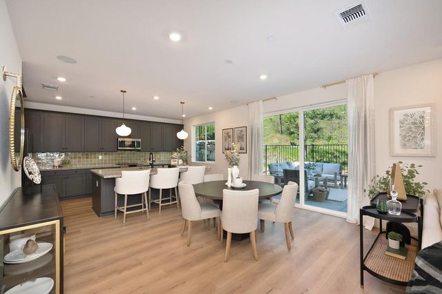 1002 Utah Dr, Placerville, CA 95667