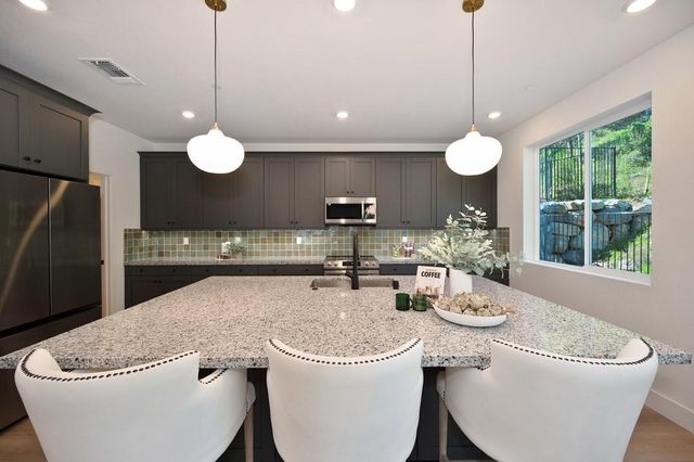 1002 Utah Dr, Placerville, CA 95667