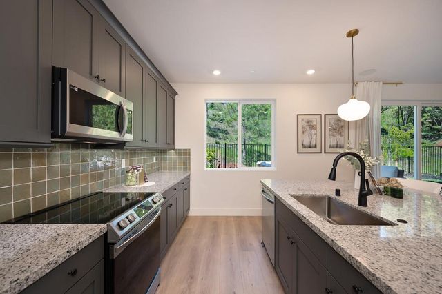 1002 Utah Dr, Placerville, CA 95667