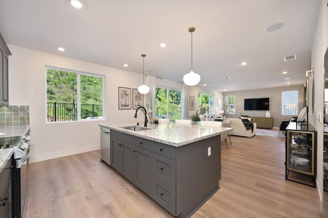 1002 Utah Dr, Placerville, CA 95667