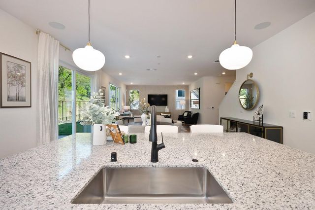 1002 Utah Dr, Placerville, CA 95667