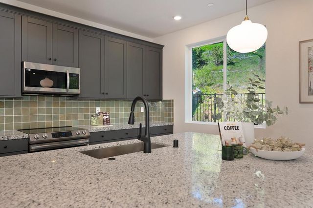 1002 Utah Dr, Placerville, CA 95667