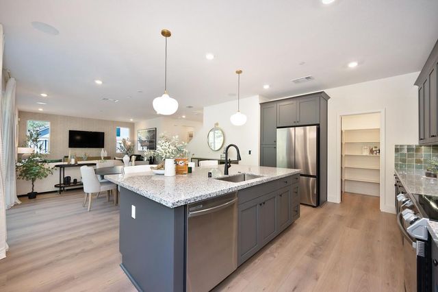 1002 Utah Dr, Placerville, CA 95667