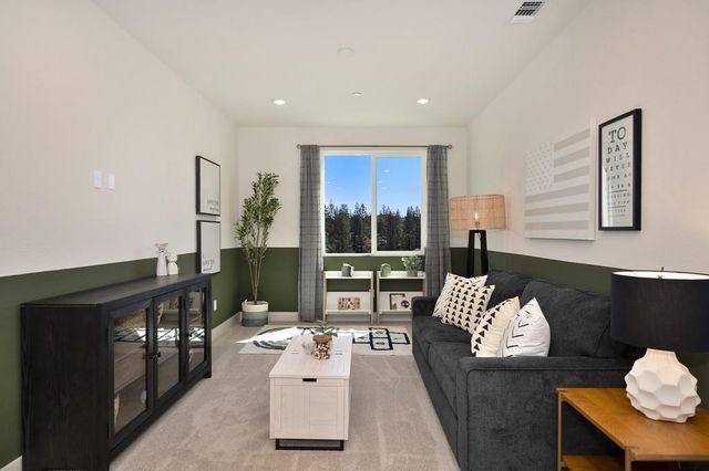 1002 Utah Dr, Placerville, CA 95667