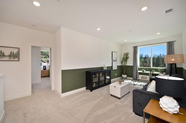 1002 Utah Dr, Placerville, CA 95667