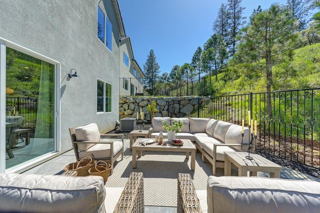 1002 Utah Dr, Placerville, CA 95667