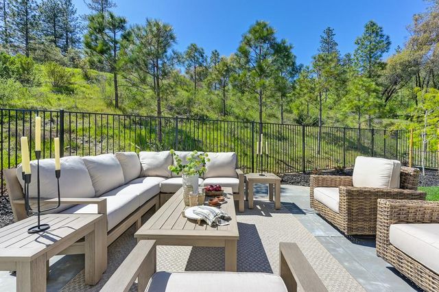 1002 Utah Dr, Placerville, CA 95667