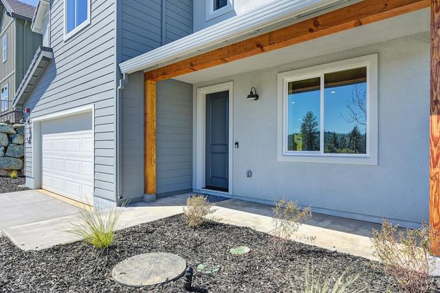 1002 Utah Dr, Placerville, CA 95667