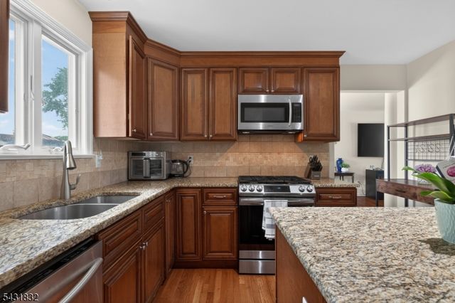 99 Clyde Ave, Woodbridge Twp., NJ 08861