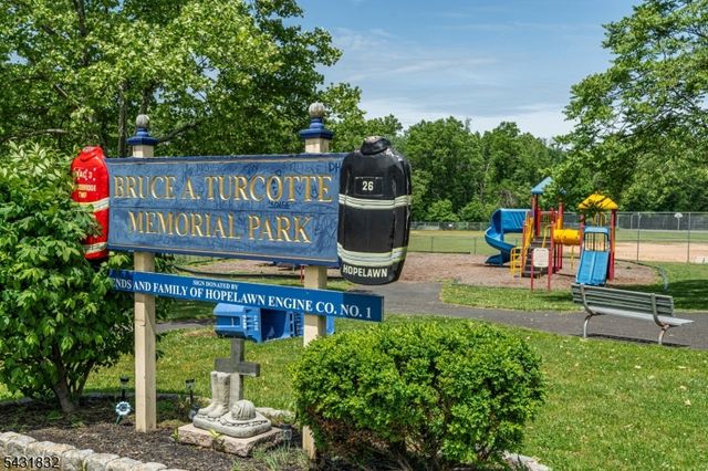99 Clyde Ave, Woodbridge Twp., NJ 08861