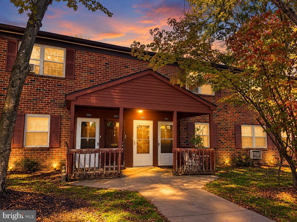 902 GARNET DR, Burlington, NJ 08016